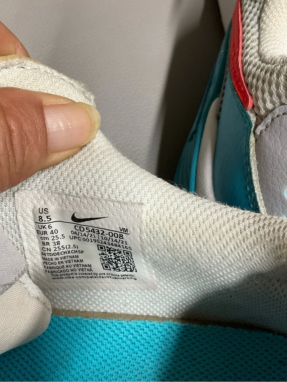 Nike Kids Air Max Sneakers in Light Gray, Teal & Red